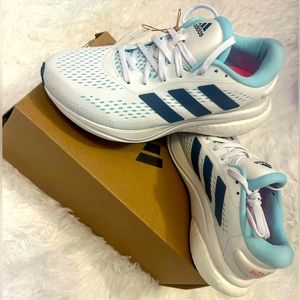 Adidas SUPERNOVA 2 Women’s size 6